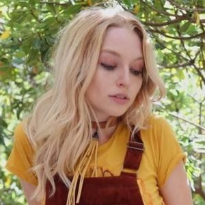 Meet your Posher, Marina